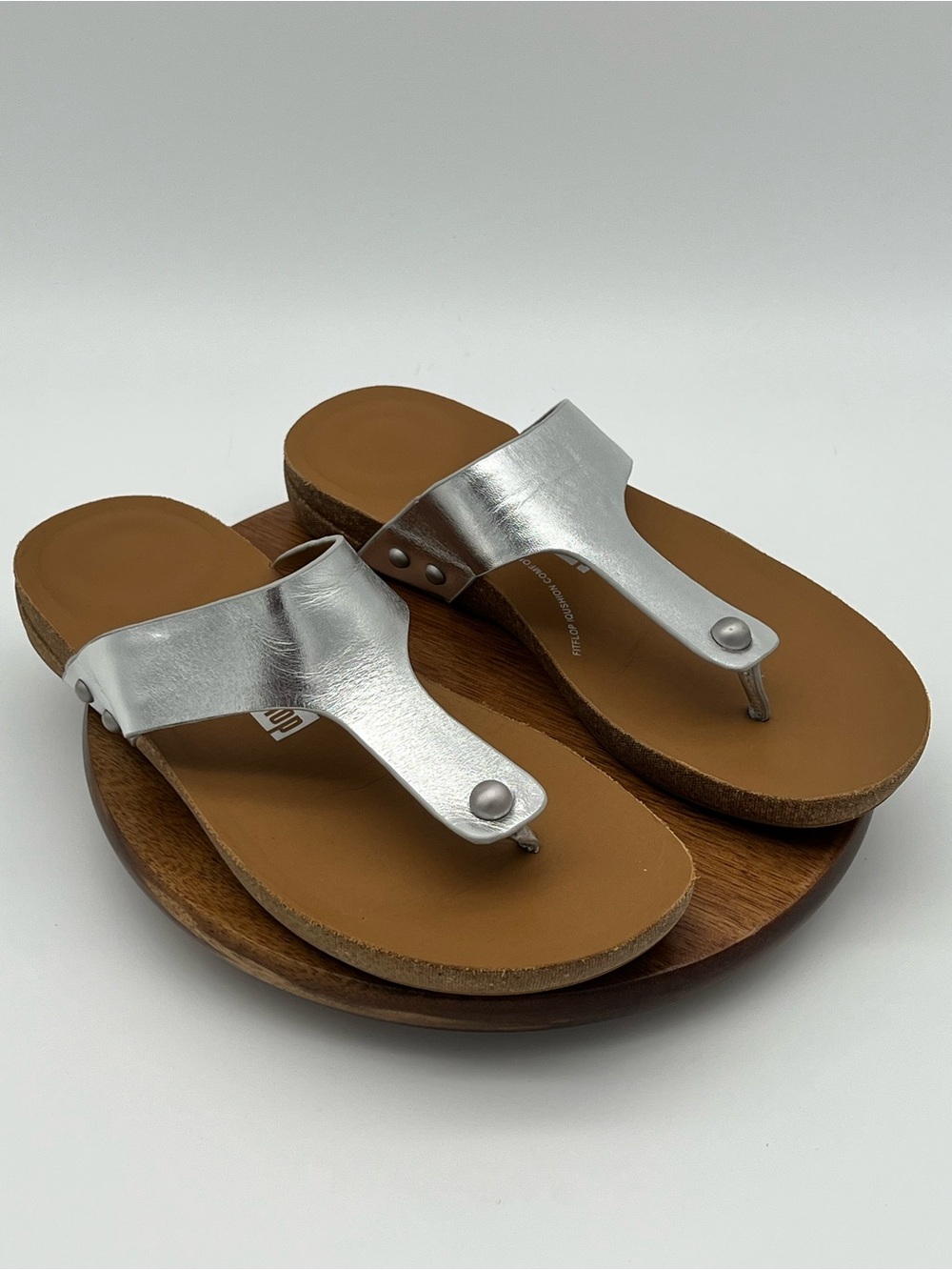 FitFlop Iqushion Leather Toe Post Sandals Metallic Silver Women Shoe Sz. 7